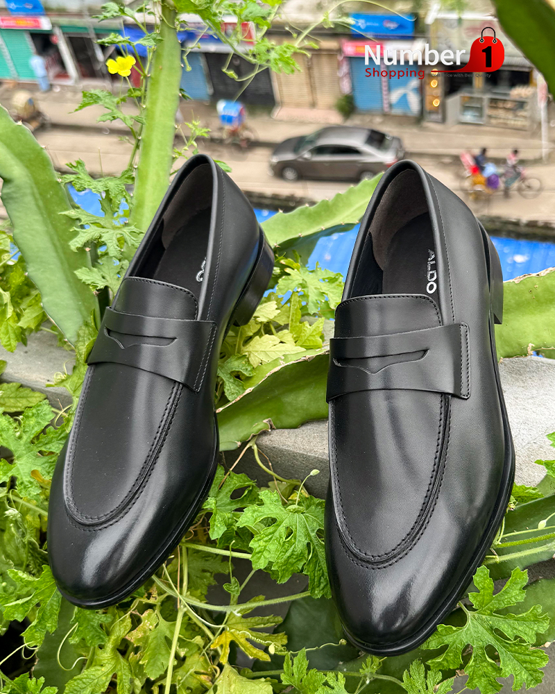COIN Burnish Black Penny Loafer