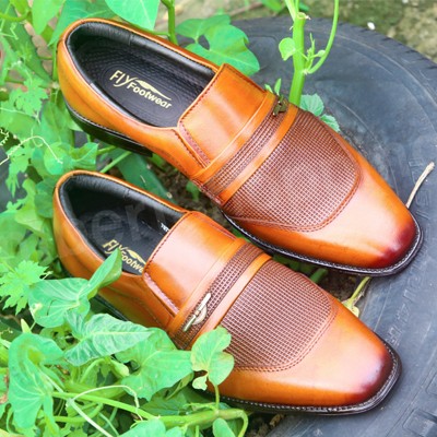 Regal Leather Dress Shoes For Men - Perfect For All Occasions