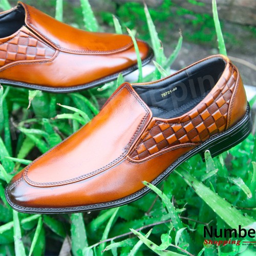 Elegant Brown Luxe Formal Shoes For Men - Stylish And Comfortable