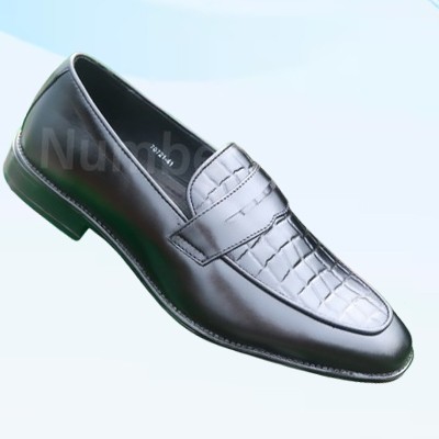 Classic Croc-Embossed Leather Loafers for Men